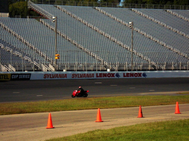gal/2007 Loudon Track Day/pictures_094.jpg